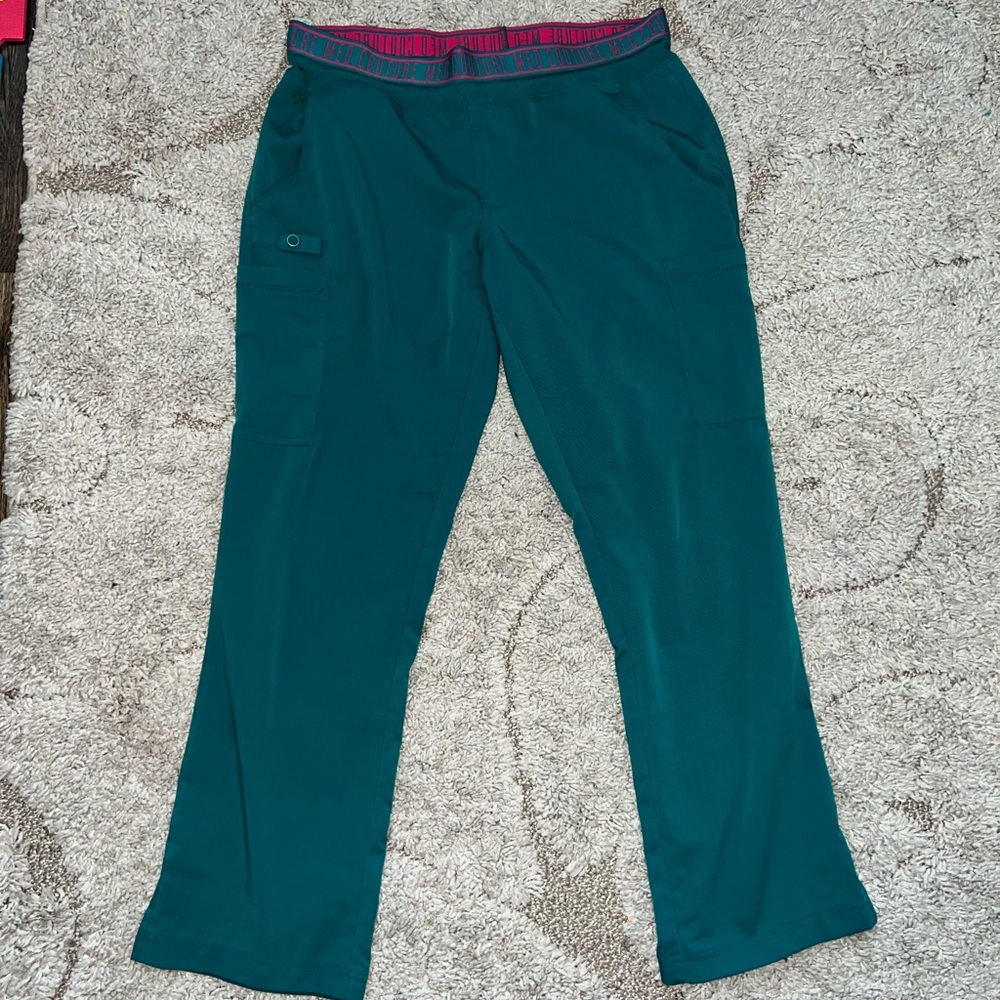 Med Couture Touch Hunter Green Scrub Pants Medium Petite